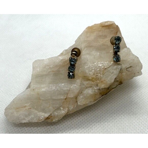 Vintage Rhinestone Light Blue Silver Tone Screw Back Earrings 1960s Retro - Picture 2 of 8